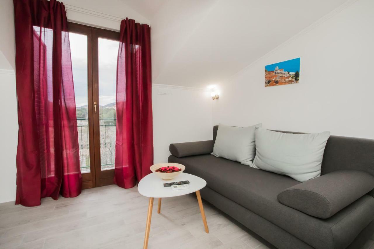Apartments Tonka Sibenik Ngoại thất bức ảnh