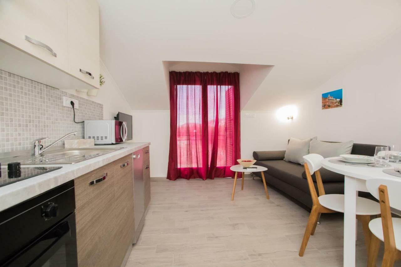 Apartments Tonka Sibenik Ngoại thất bức ảnh