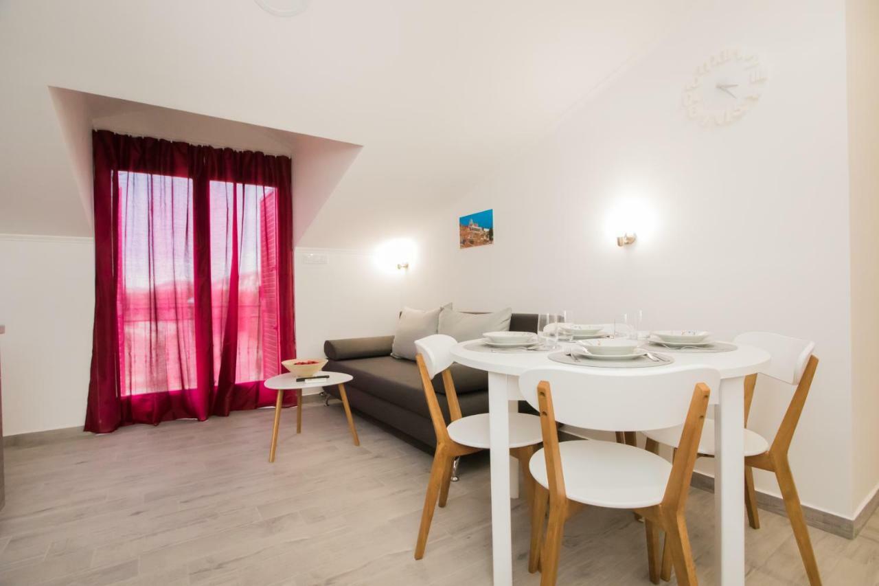 Apartments Tonka Sibenik Ngoại thất bức ảnh